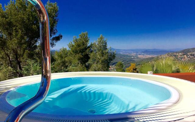 Отель El Petit Mirador