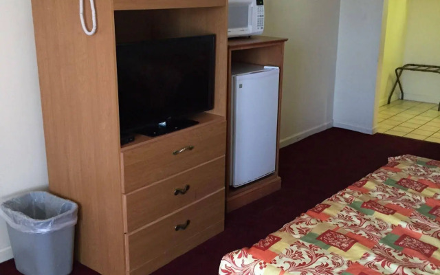 Wildwood Inn Tropical Dome & Theme Suites