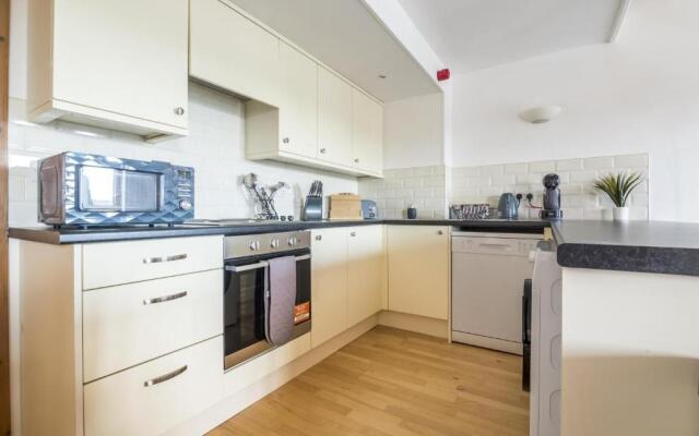 Marina View - 3 Bedroom Apartment - Milford Marina