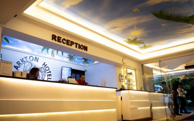 Clarkton Hotel