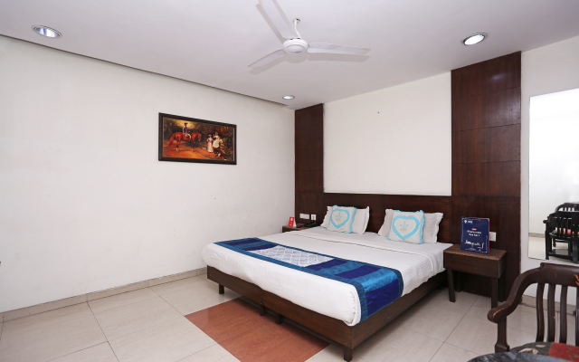 OYO 1824 Hotel Grand Peepal