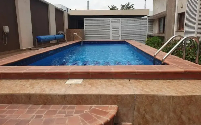 Sujimoto AveMontaigne BananaIsland Ikoyi