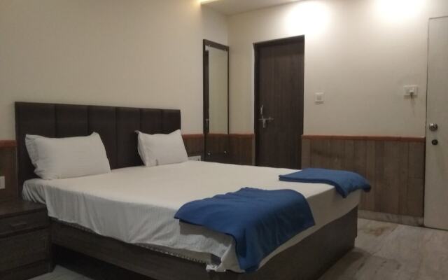 JK Rooms 111 Hotel Shivala