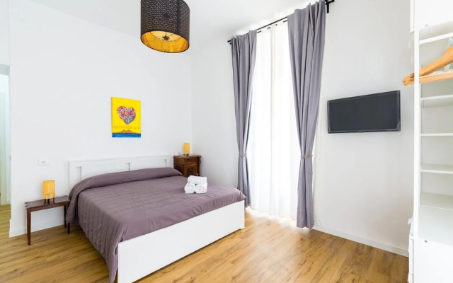 Barrio 133 - Double Bedroom in Center by Napoliapartments