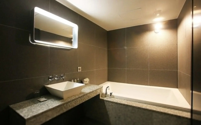 Jamsil Delight Hotel