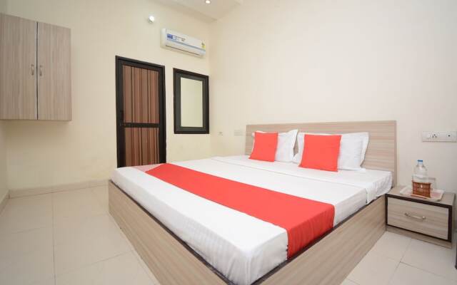 OYO 29034 Hotel Arora Inn