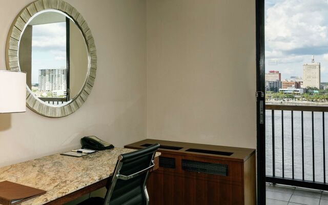 DoubleTree by Hilton Hotel Jacksonville Riverfront