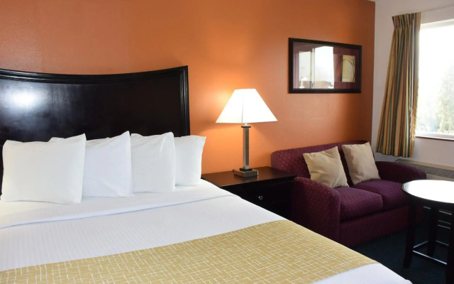 Travelodge Suites by Wyndham Newberg