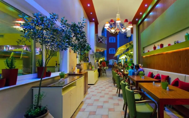 Evilion & Stilvi Sea & Sun Hotels