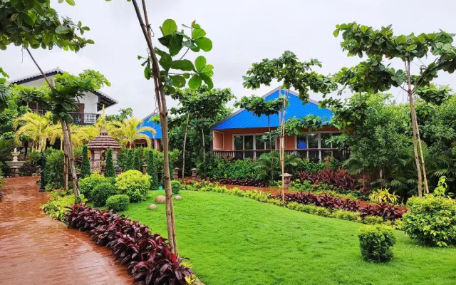 Mayfair On Sea, Morjim Beach