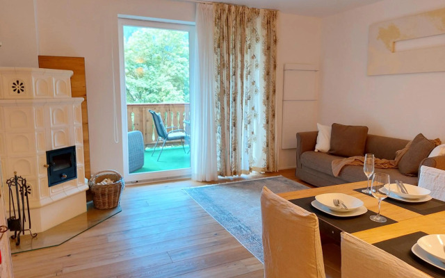 ALPENFLAIR - charming ski-to-door apartment