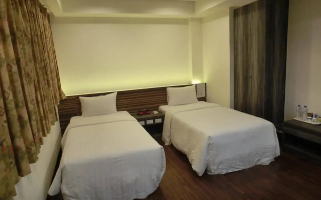 Lotus Yuan Business Hotel
