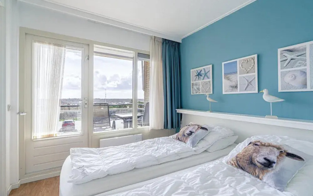 2 Person Apartment With Island View