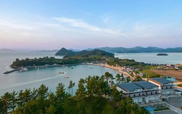 Yeosu Beach Castle Pension