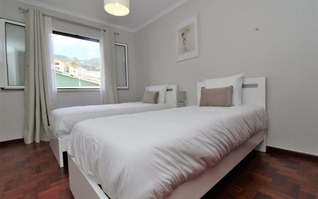 Grey Apartment in City Center with Sea View