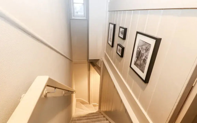 6 Coastal Cottages