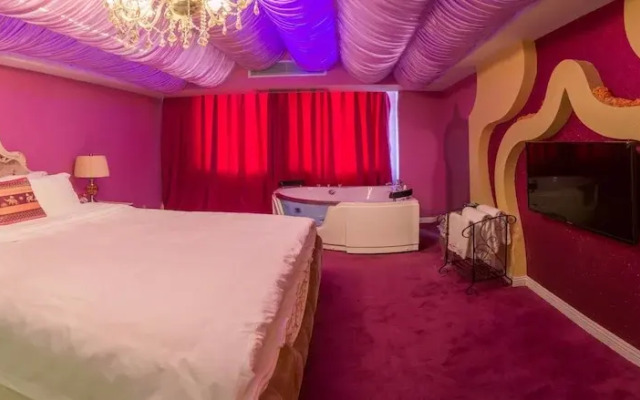Tianelian Lovers Theme Hotel Sanya