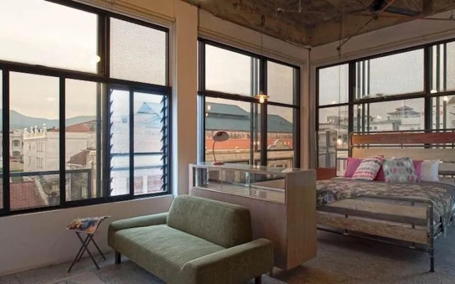 Belakang Kong Heng by DreamScape