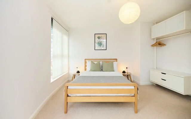 The Queensland Sanctuary - Trendy 2bdr Flat With Terrace