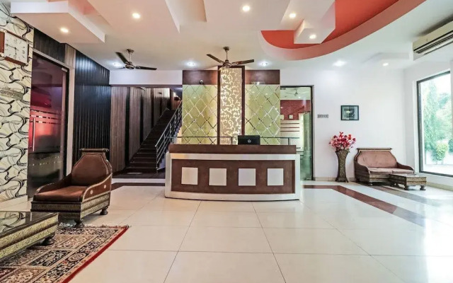 OYO 18465 Hotel Nestway