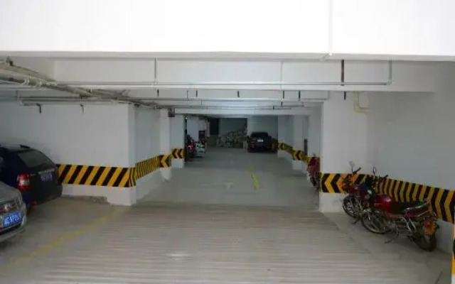 Rezen Jundun Hotel (Ganzi Danba)