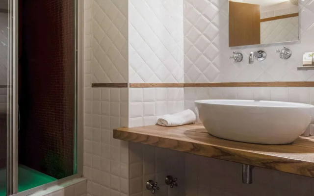 Family Escape With Pools and Sauna