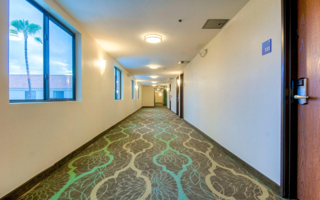 Holiday Inn Express Hotel & Suites Carlsbad Beach by IHG