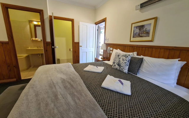 Forest Lodge Resort – Guest Rooms – Pemberton