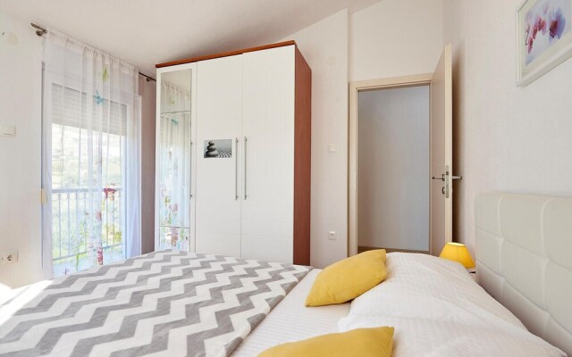 Beautiful Home in Pano With Wifi and 5 Bedrooms