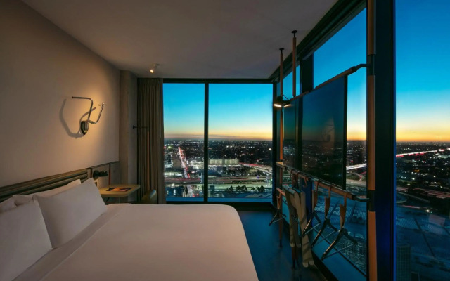 Moxy Downtown Los Angeles