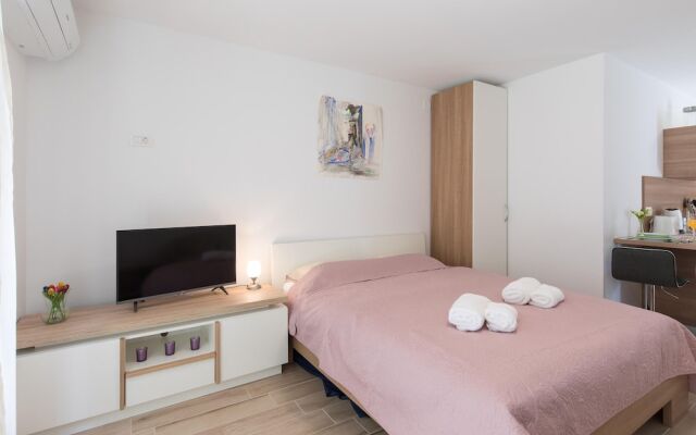 Studios And Room Solis Ideal For Couples