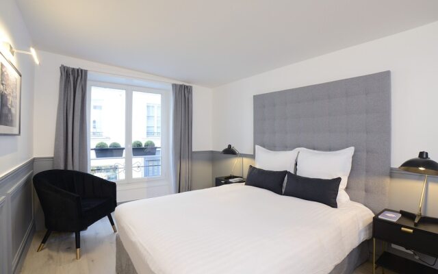 Luxury 4BDR Le Louvre I by Livinparis