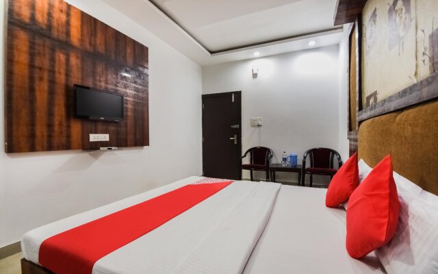 Hotel Raj by OYO Rooms