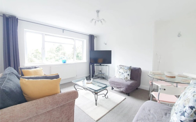 Lovely, Recently Renovated Maisonette in NW London