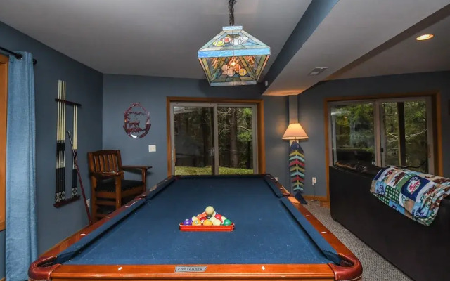 Bear Mountain Lodge 4 Bedroom House