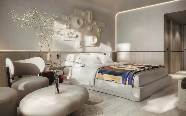 Morea House, Autograph Collection