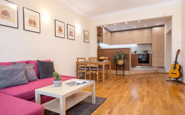 Sofia Day and Night Apartment