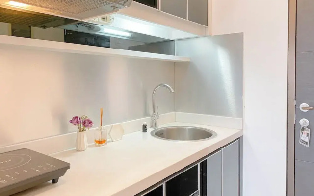 Restful And Cozy Studio Tamansari Semanggi Apartment