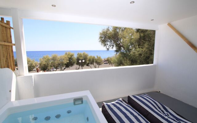 Sea La Vie Beachfront Suites