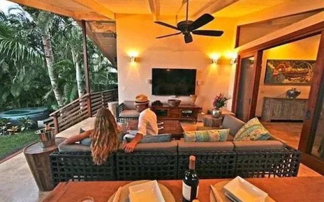 Maui Beachcomber