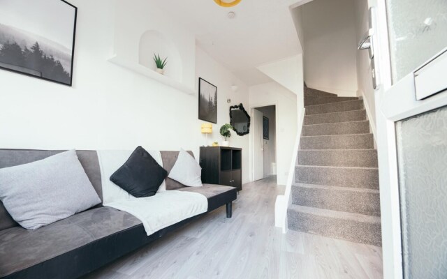 NEW Sleek and Chic 1BD Brighton Flat - Sleeps 3