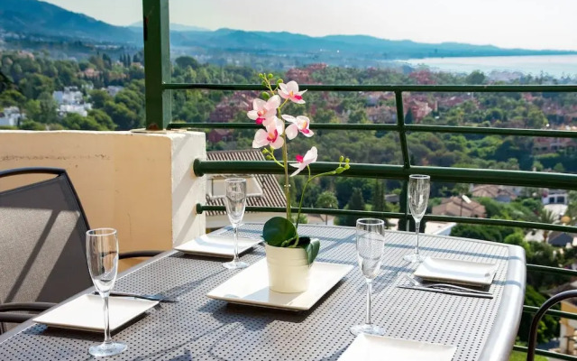 SAA-Great 2 bed apt 10 min walk to Puerto Banus