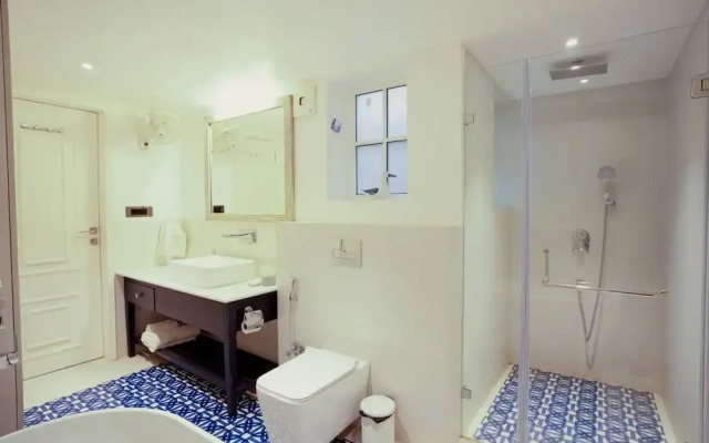 Villa Bauhinia - 5bhk With Pool 10 Mins to Beach