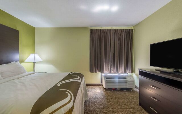 Cardinal Inn & Suites