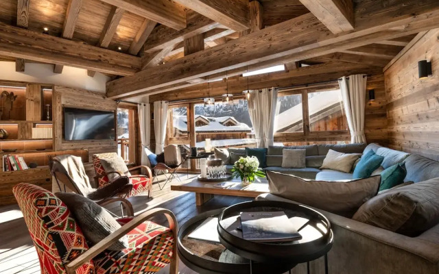 Alaska Lodge by Alpine resorts