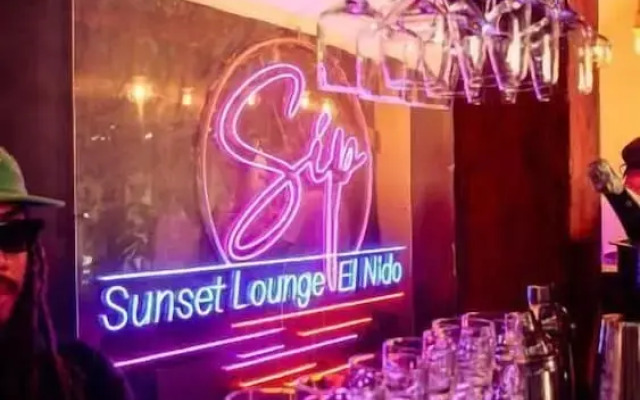Sip Sunset Hostel and Lounge