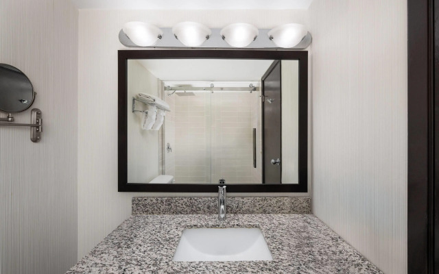 Ramada Plaza by Wyndham Regina Downtown