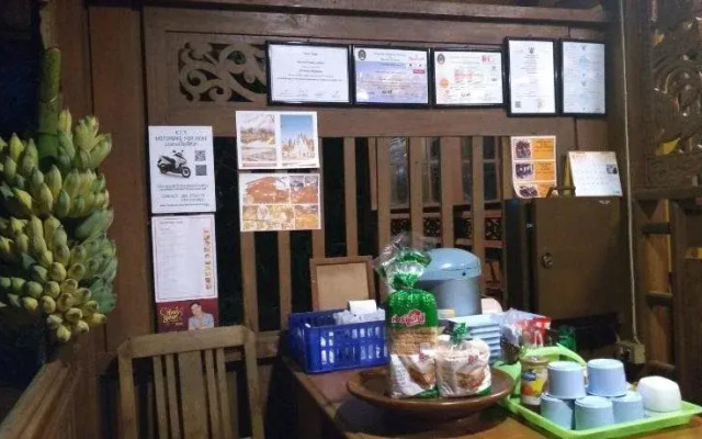 Crossroads House - Hostel