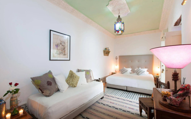 Riad  Emotion