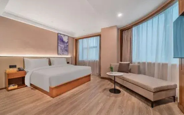 Starway Hotel (Chongqing Sanya Bay Metro Station Store)